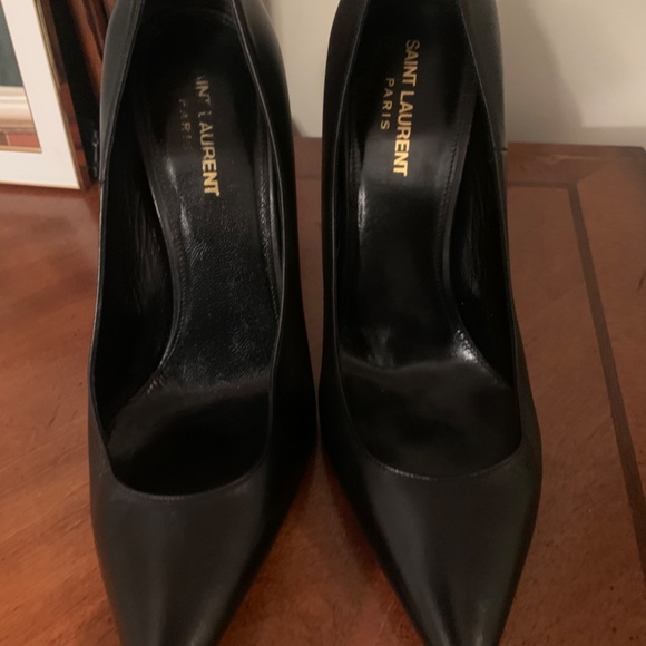 Saint Laurent Opyum Point-Toe Patent Leather Pum - Picture 3 of 5